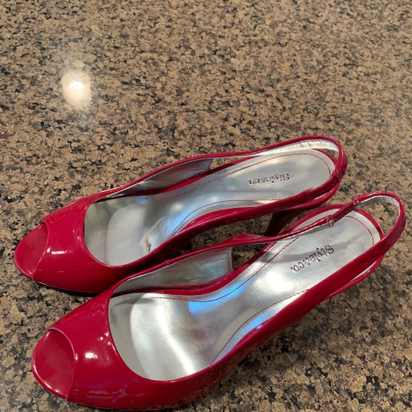 Red sling back heels - Picture 2 of 4
